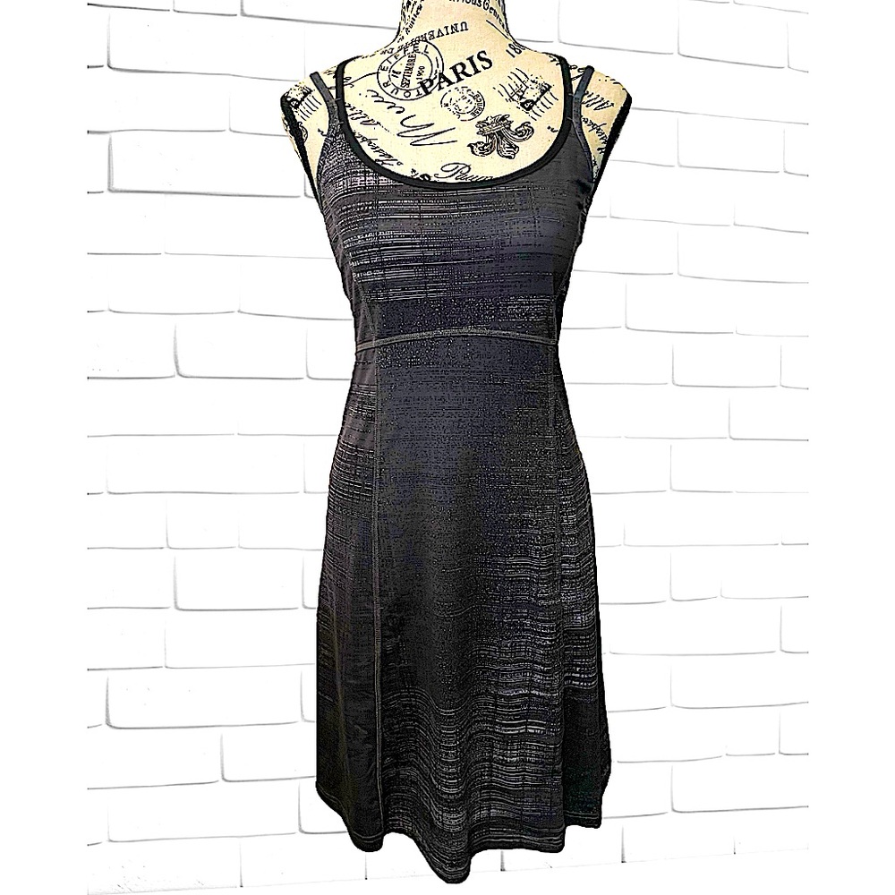 🔥 The North Face active dress 🔥